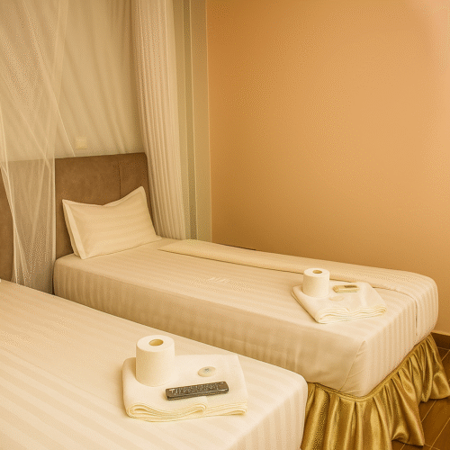 Deluxe Luxury Double Bedroom (No Balcony) – Includes Breakfast
